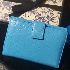 🩵 Authentic Gucci baby blue wallet 🩵 In very good condition. Box included.